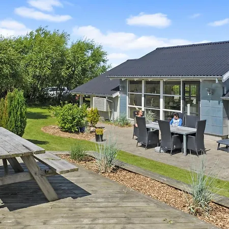 Mathias - 625m From The Sea By Interhome *